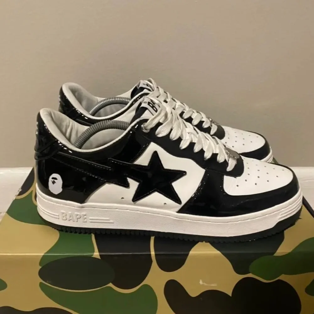 A Bathing Ape Black/White Patent Leather BapeSta Low - Picture 1 of 3